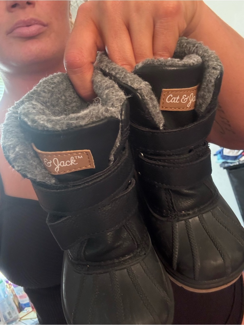 SIZE6  Cat&Jack Toddler (boy or girl) winter boots - never worn outside